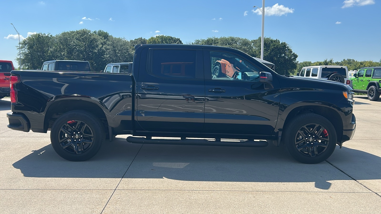 2022 Chevrolet Silverado 1500 RST photo 2