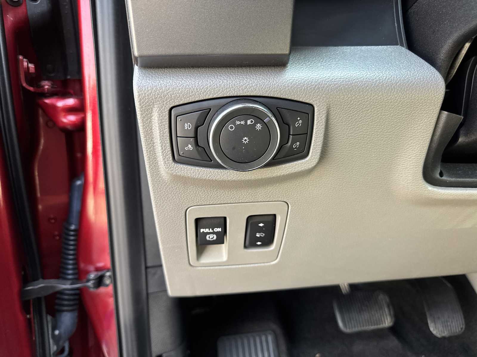 2019 Ford F-150 XLT photo 18