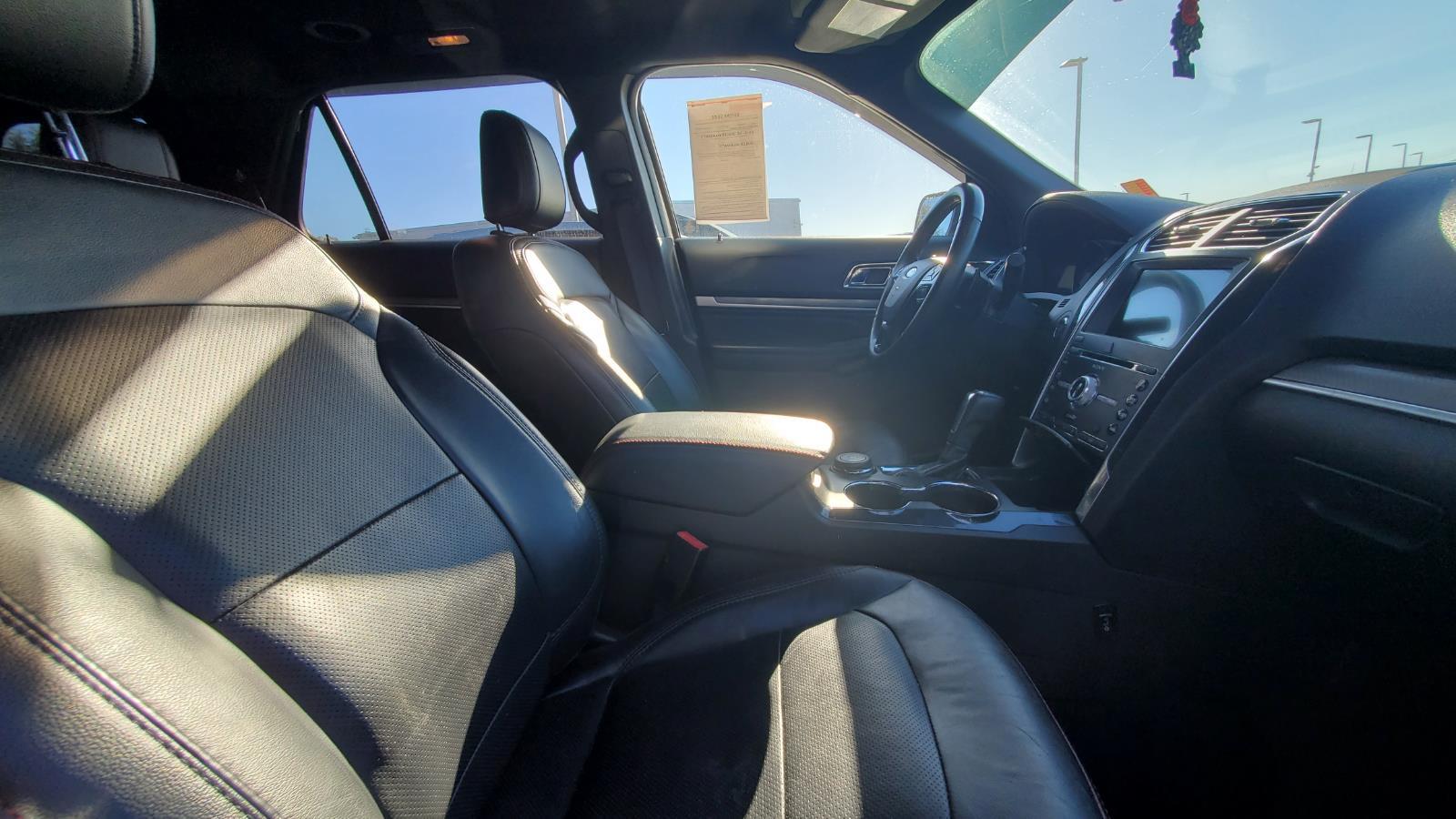 2018 Ford Explorer Sport photo 4