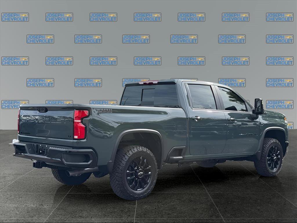 2025 Chevrolet Silverado 2500HD LT photo 3