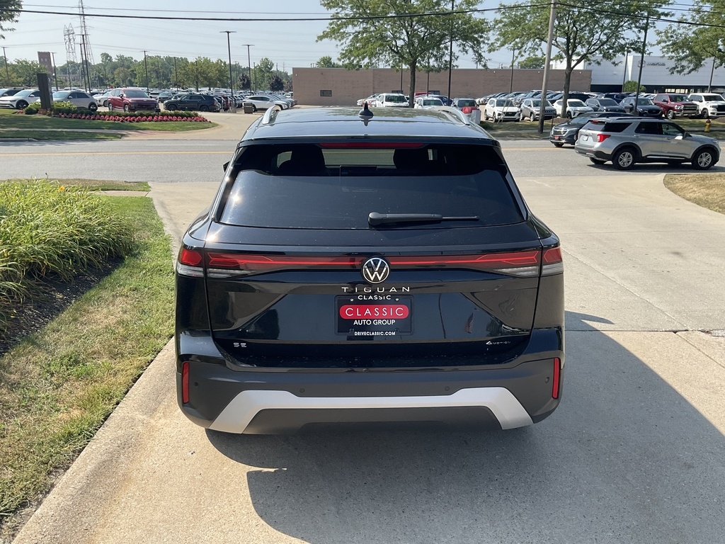 2025 Volkswagen Tiguan SE photo 2