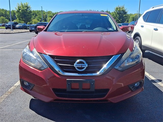 2017 Nissan Altima 2.5 SR photo 2