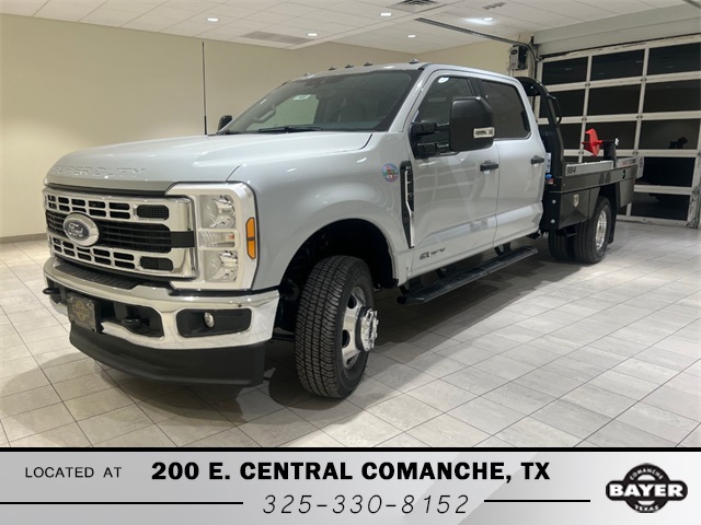 2026 Ford F-350 Super Duty Chassis Cab XLT's photo