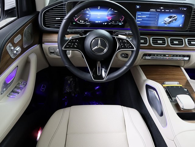 2025 Mercedes Benz GLE 450 4MATIC photo 3