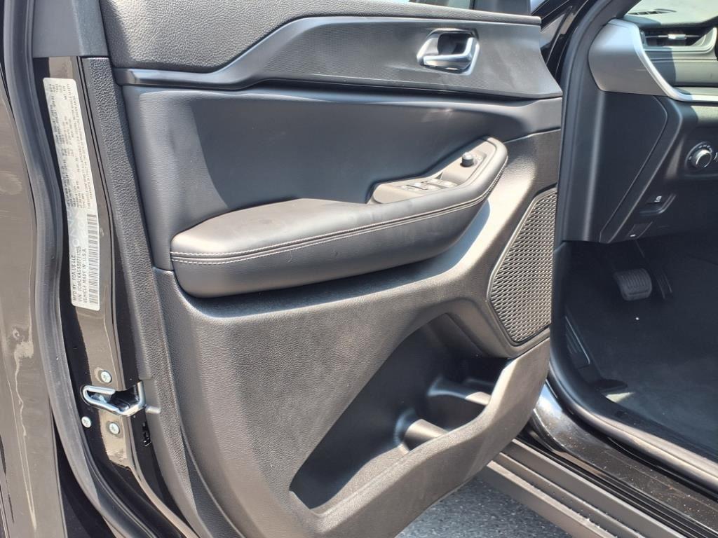 2025 Jeep Grand Cherokee Laredo X photo 4