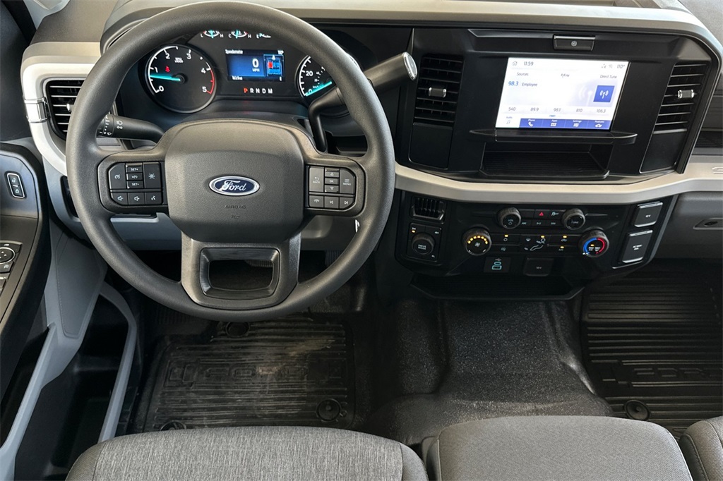 2025 Ford F-550 XL photo 10