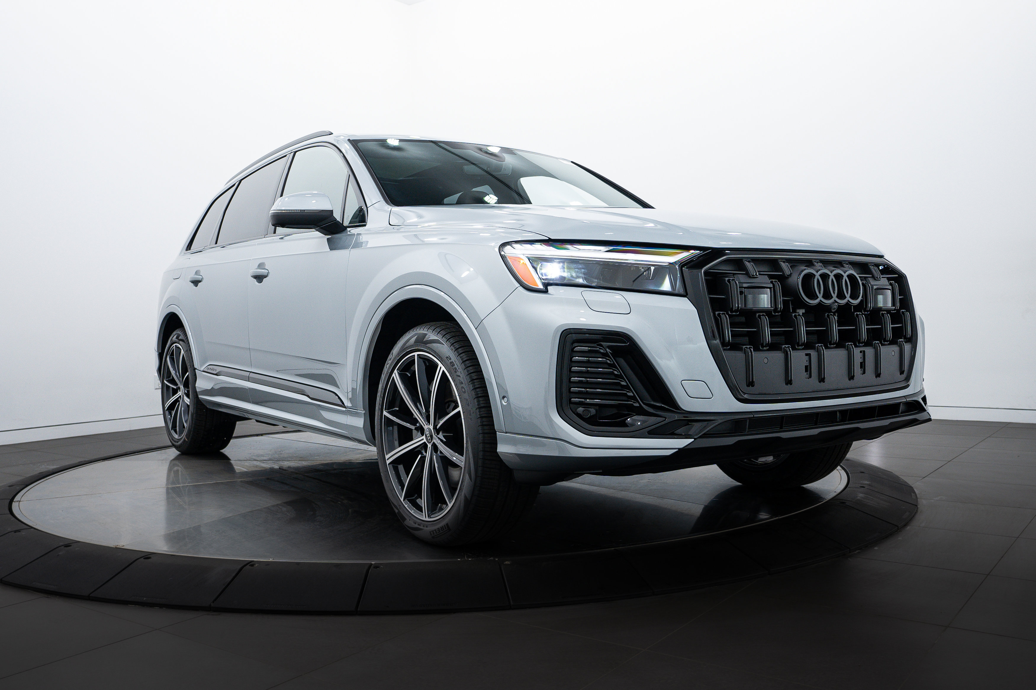 New 2025 Satellite Silver Audi Premium Plus image 1