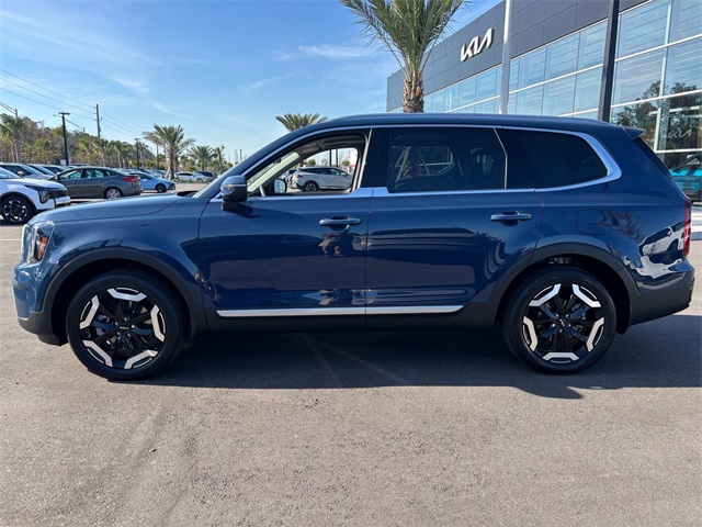 2025 Kia Telluride S photo 3