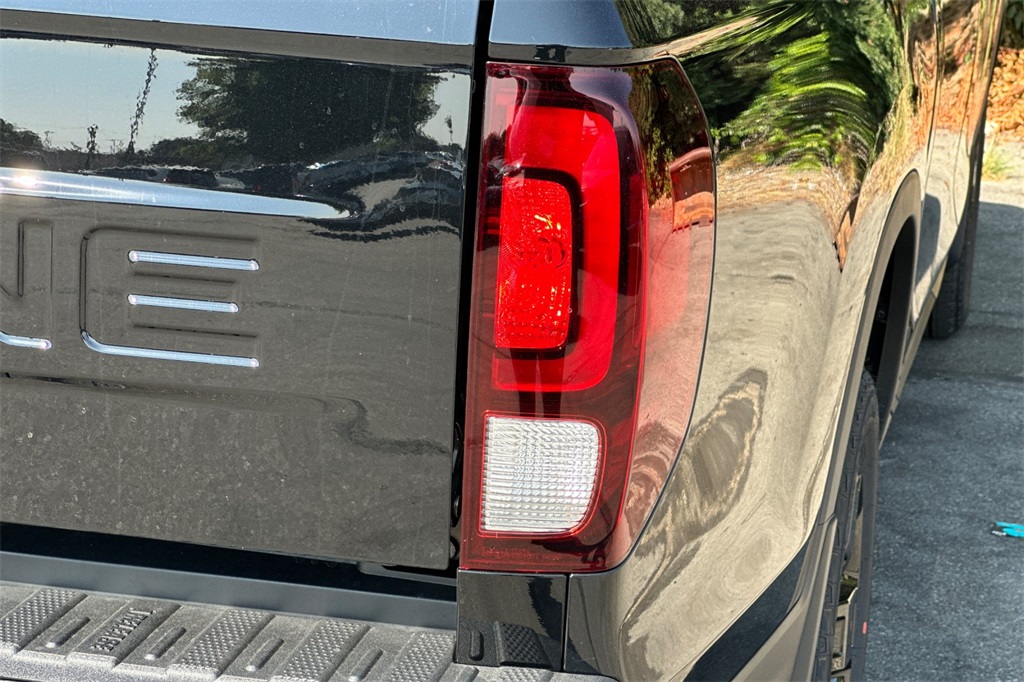 2025 Honda Ridgeline Black Edition photo 27