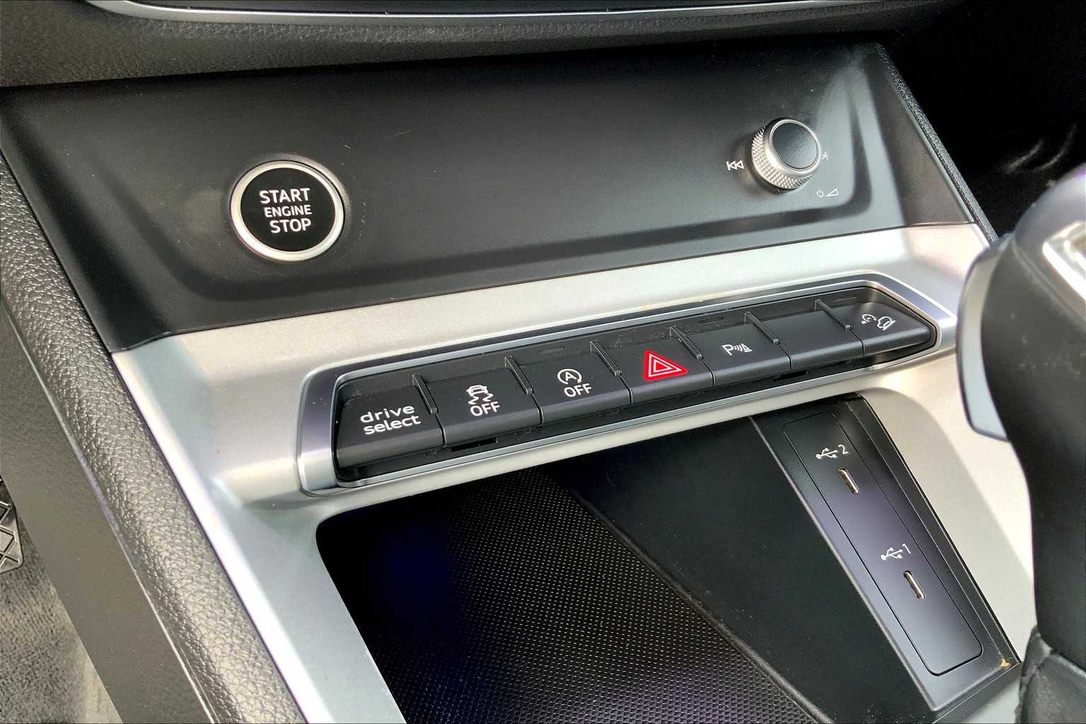 2022 Audi Q3 S line Premium Plus 45 TFSI photo 30