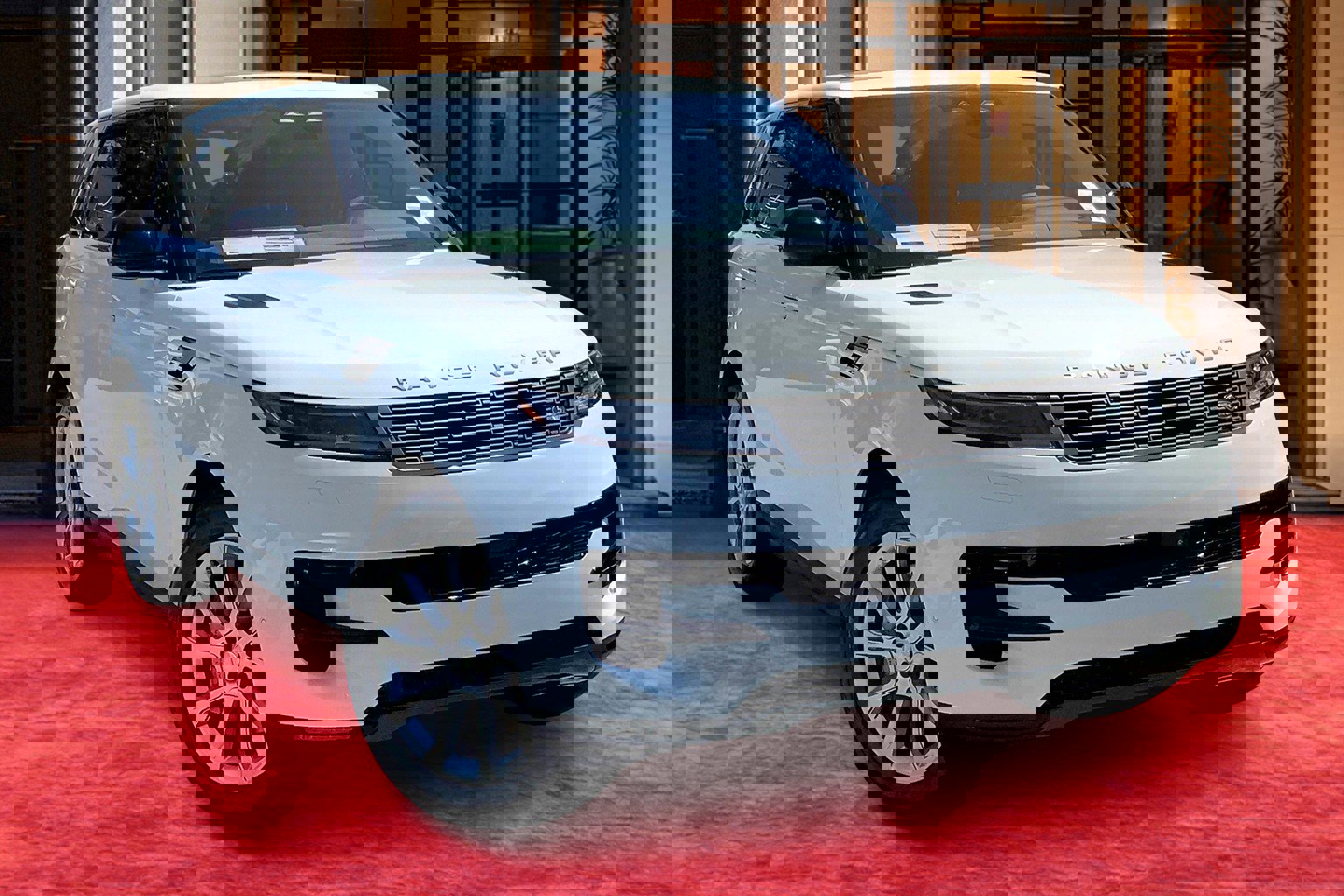 2025 Land Rover Range Rover Sport P360 SE photo 2