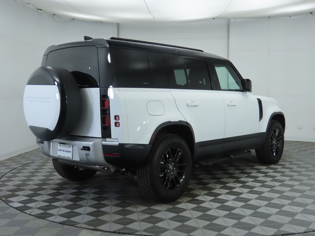 2025 Land Rover Defender 110 S photo 5