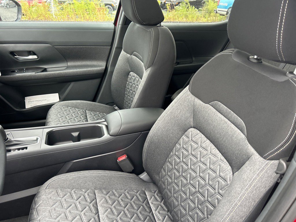 2026 Nissan Kicks SV photo 4