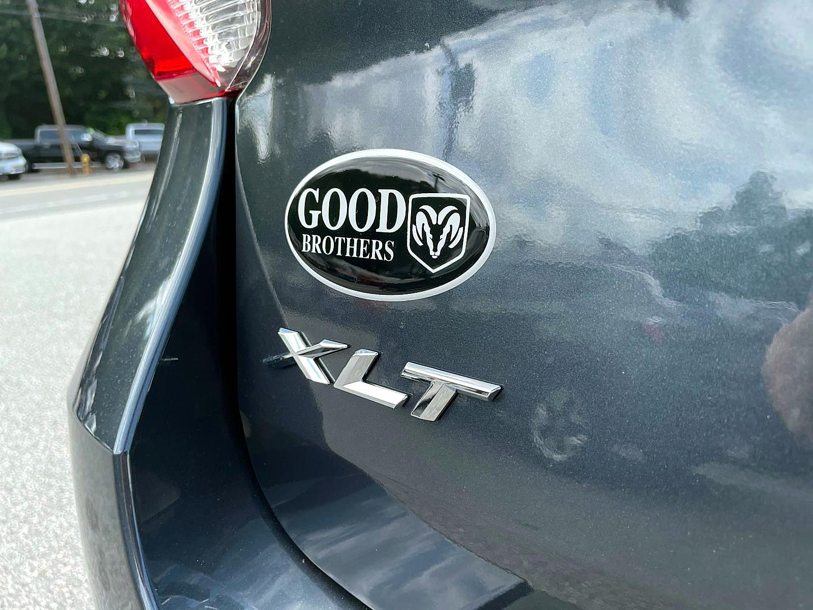 2022 Ford Explorer XLT photo 2