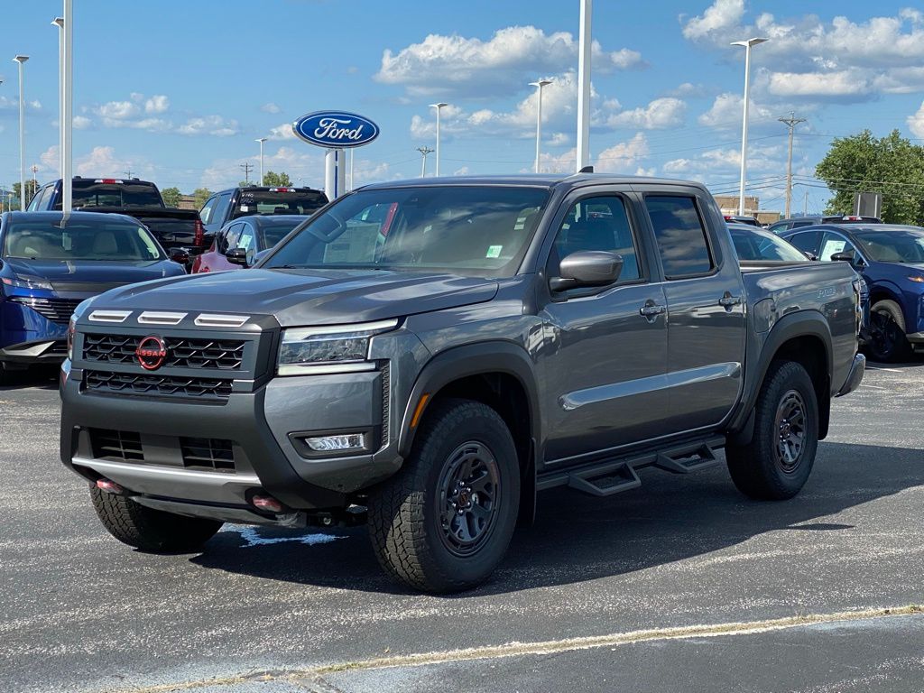 2025 Nissan Frontier PRO-4X photo 8