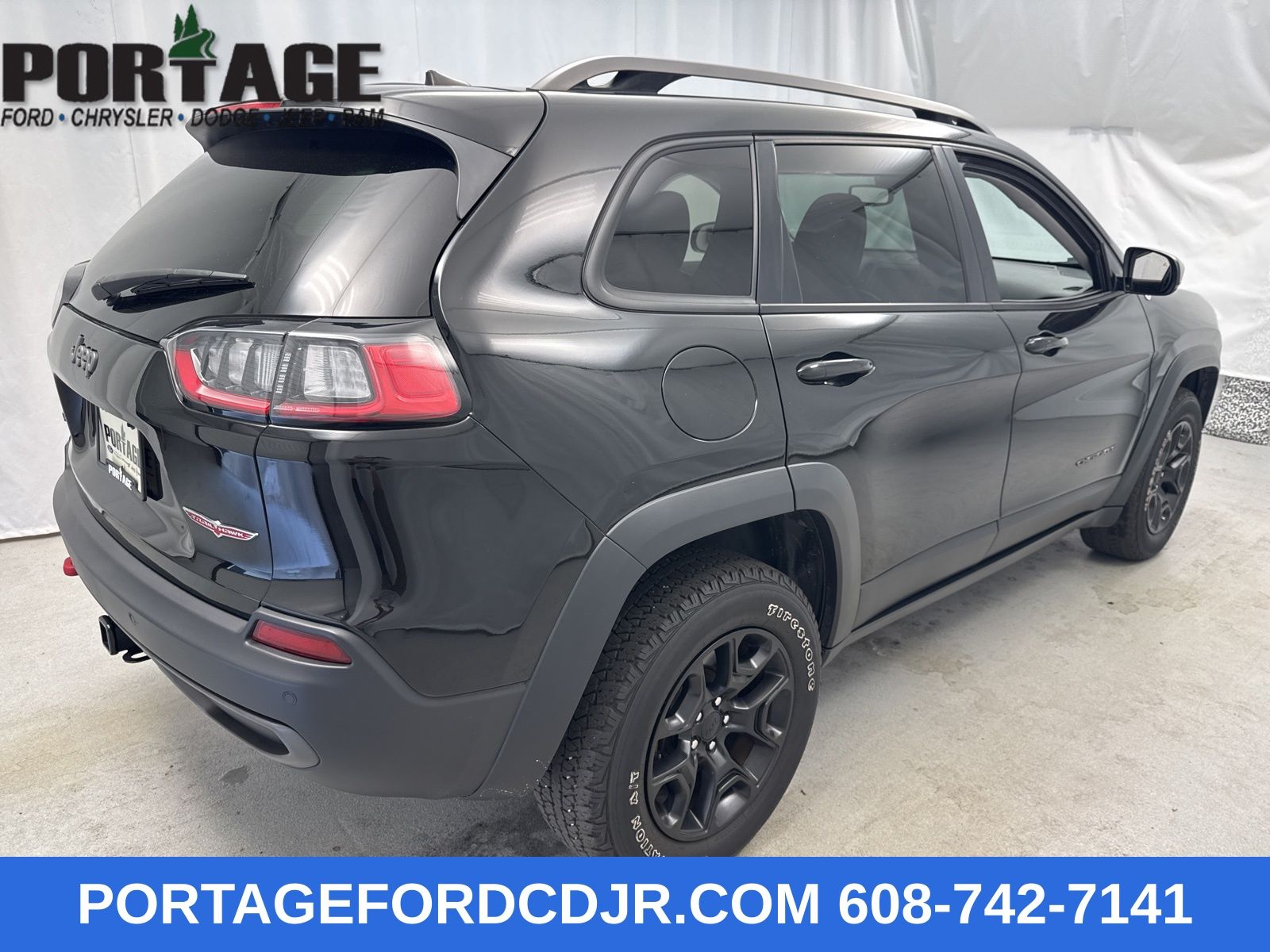 2020 Jeep Cherokee Trailhawk photo 2