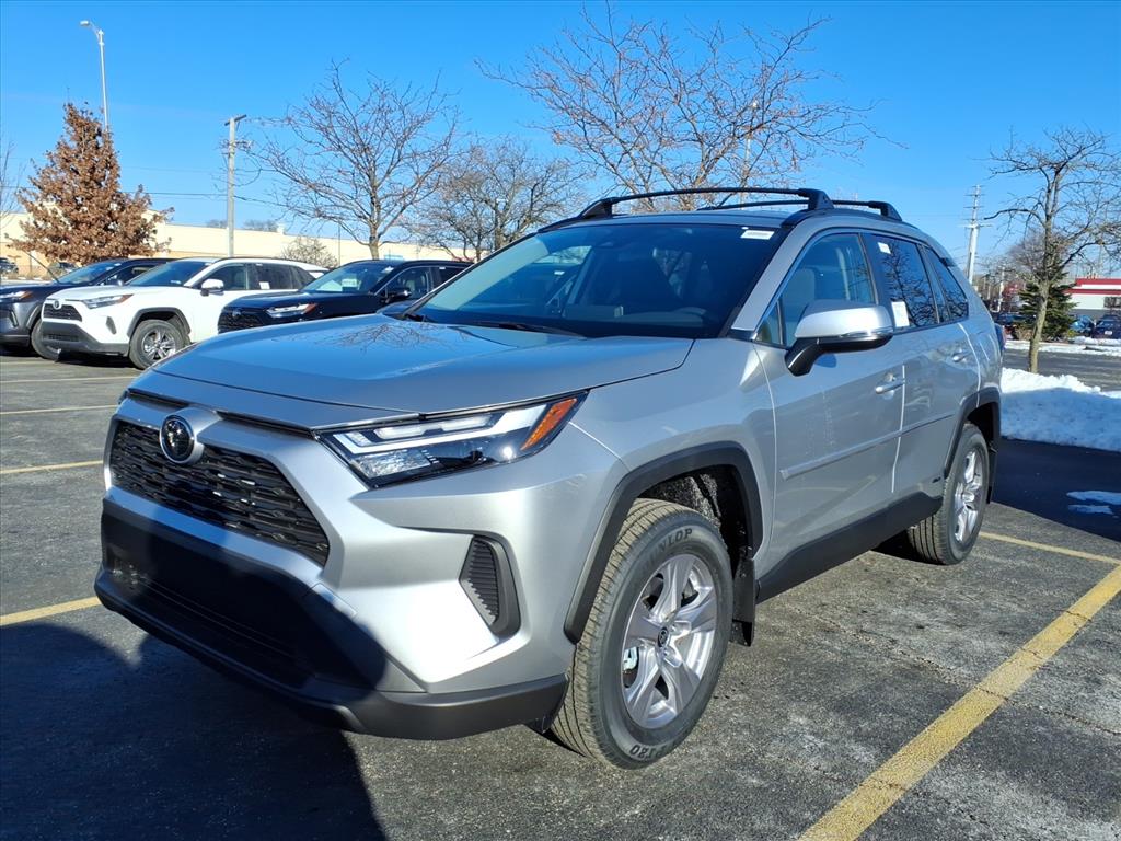 2025 Toyota RAV4 XLE's photo