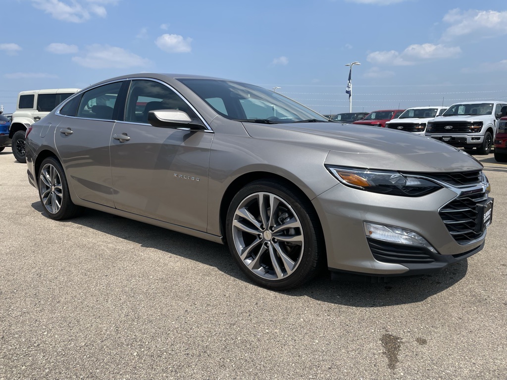 Used 2022 Chevrolet Malibu 1LT with VIN 1G1ZD5ST1NF155508 for sale in Beaver Dam, WI