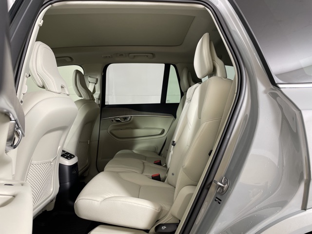 2025 Volvo XC90 T8 AWD Plus photo 35