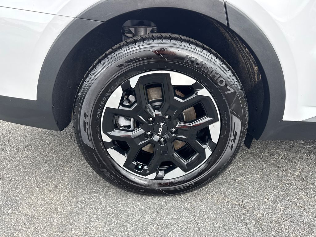 2024 Kia Sorento S photo 17