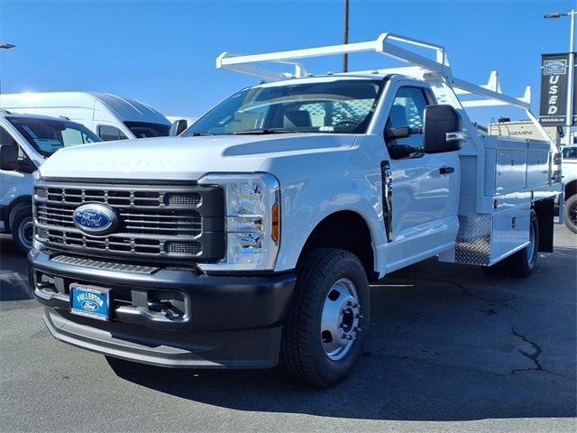 2025 Ford F-350 Super Duty Chassis Cab XL's photo