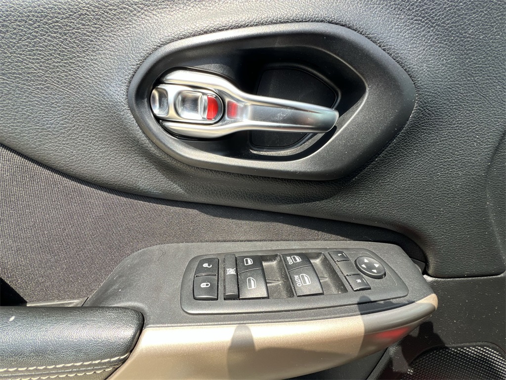 2017 Jeep Cherokee Latitude photo 18
