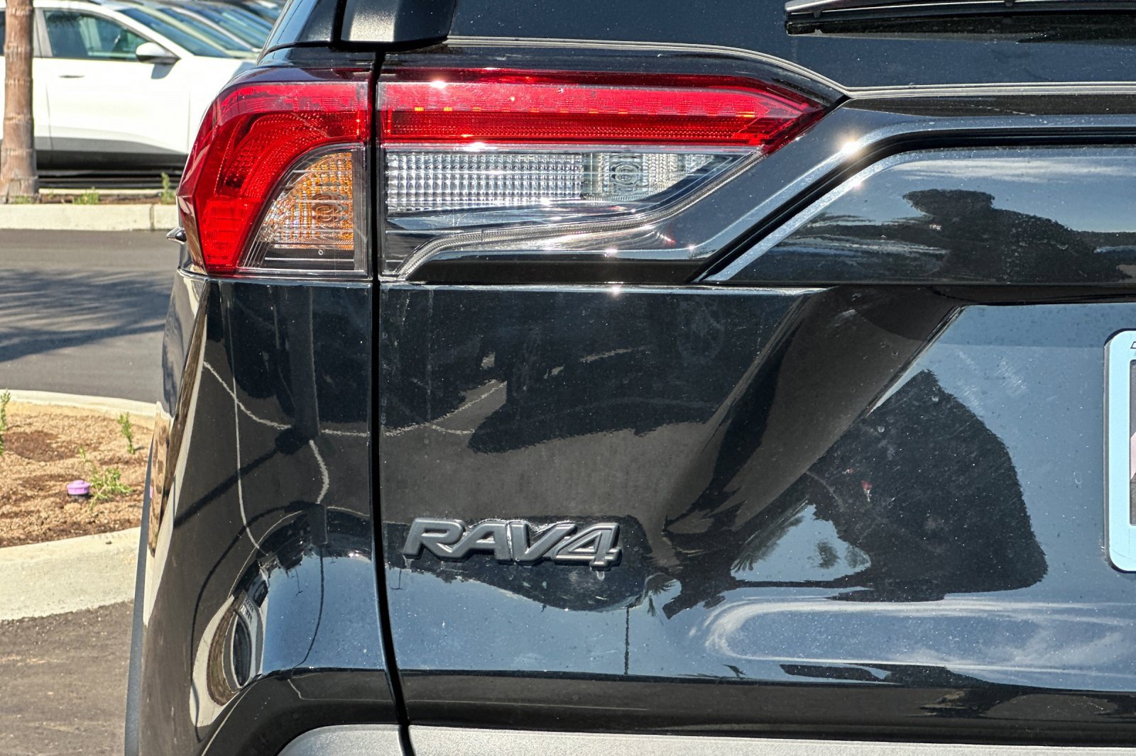 2022 Toyota RAV4 LE photo 34
