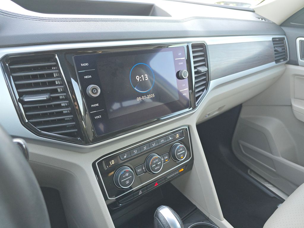 2022 Volkswagen Atlas SE Technology photo 24