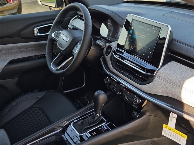 2025 Jeep Compass North Edition Latitude photo 8