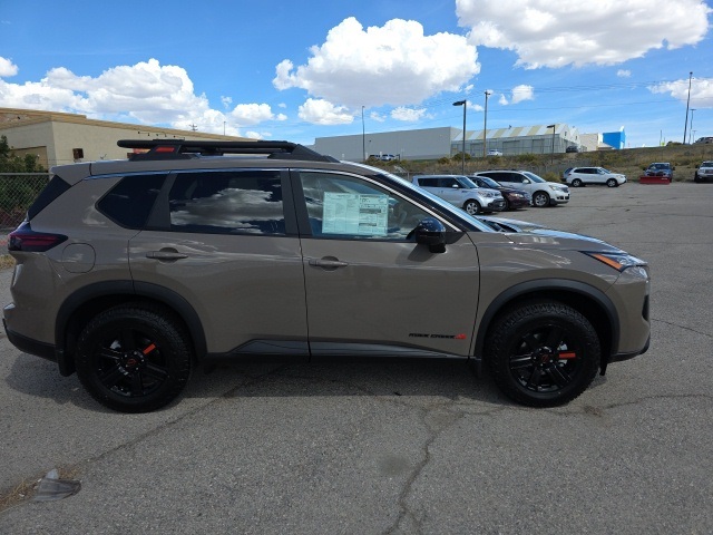 2026 Nissan Rogue AWD photo 2