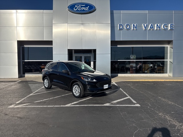 2022 Ford Escape SE's photo