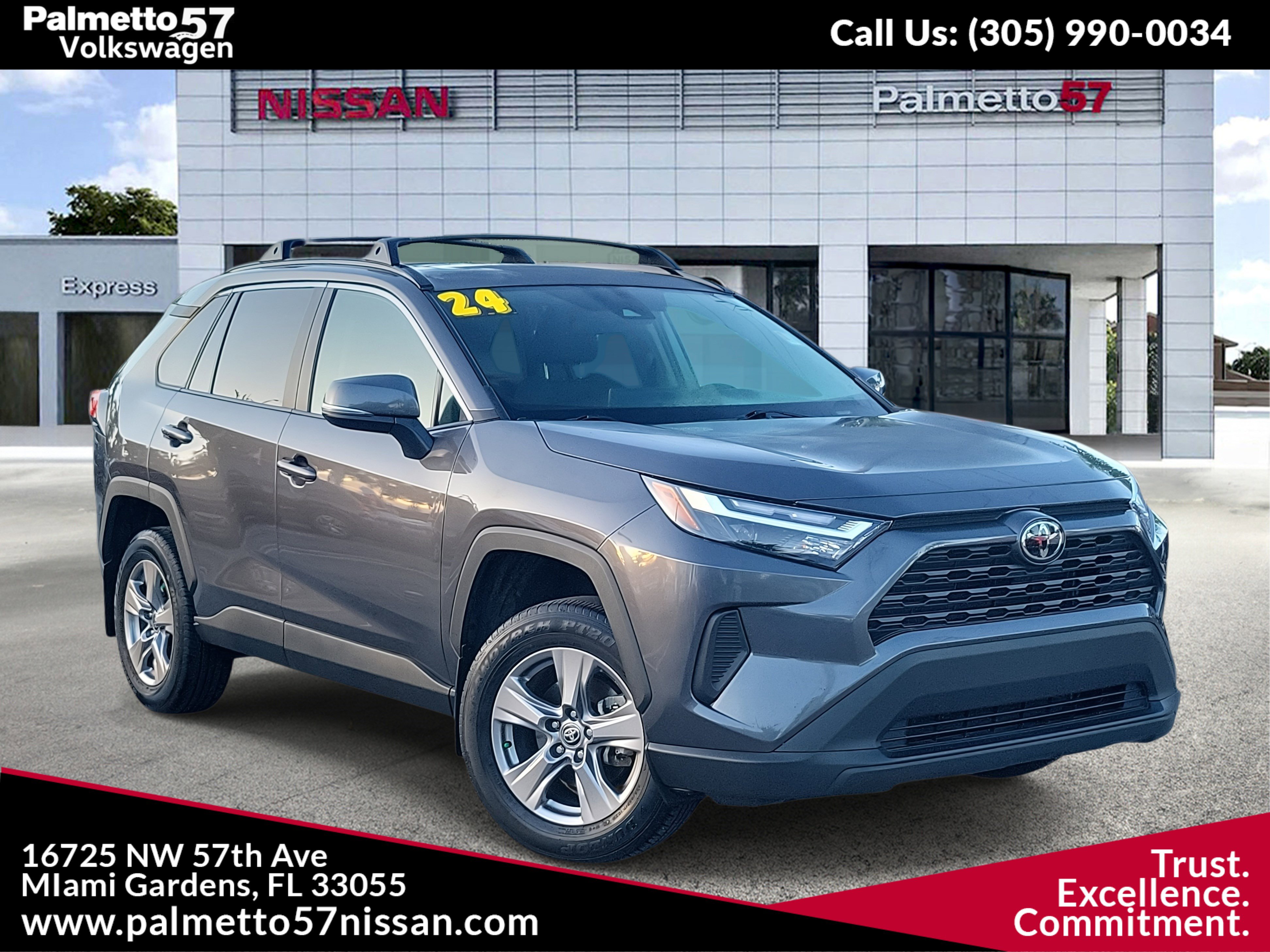 2024 Toyota RAV4 XLE's photo