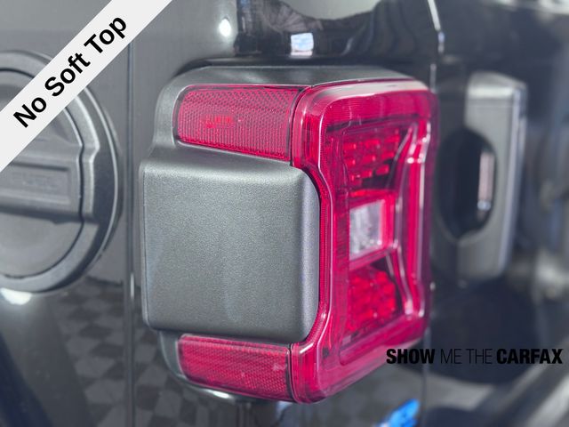2024 Jeep Wrangler Sahara 4xe photo 9