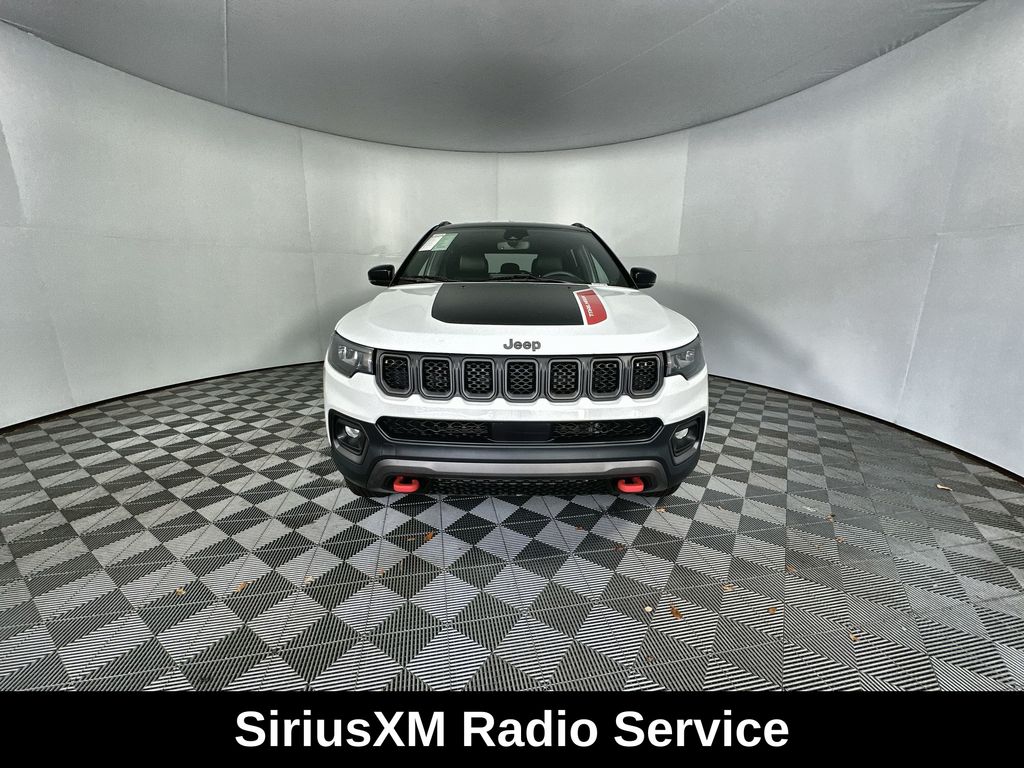 2023 Jeep Compass Trailhawk photo 2