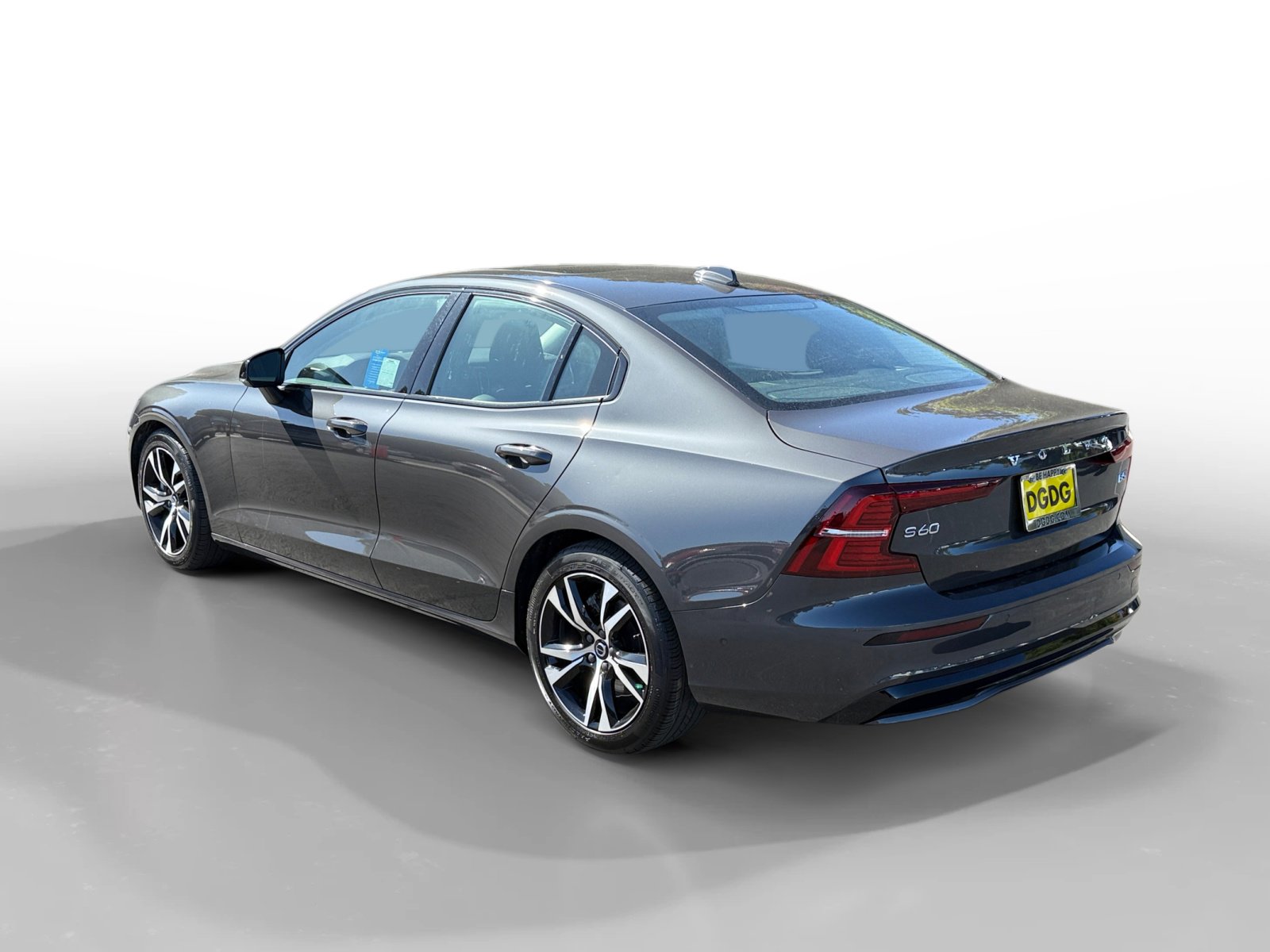 2024 Volvo S60 B5 Plus photo 3