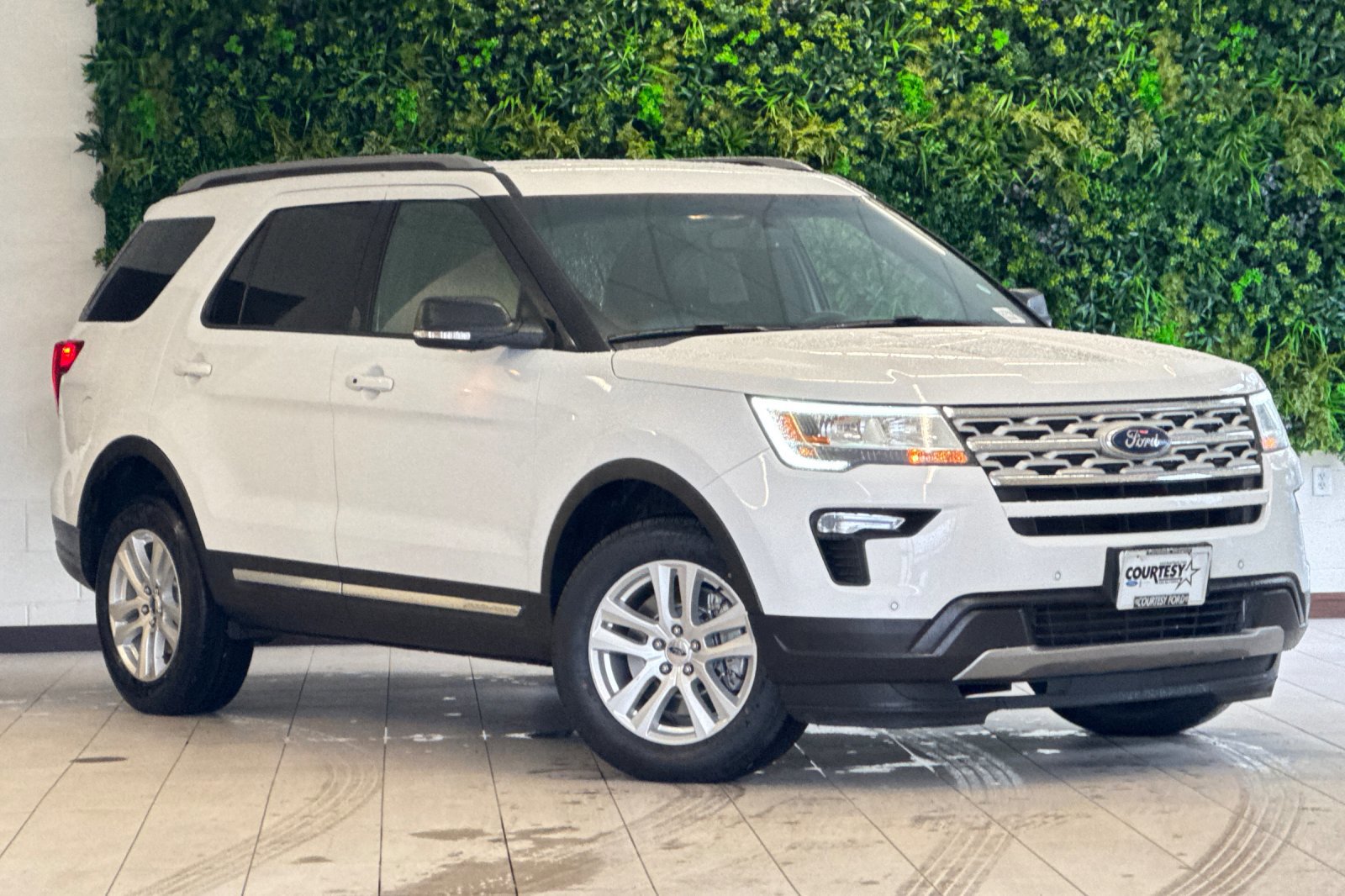 2019 Ford Explorer XLT's photo