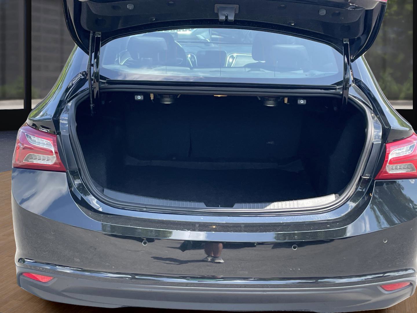 2024 Chevrolet Malibu Premier 2LT photo 10