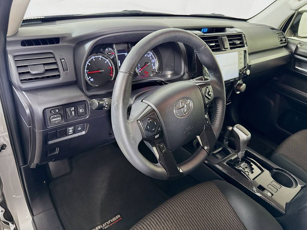 2024 Toyota 4Runner TRD 4WD photo 9