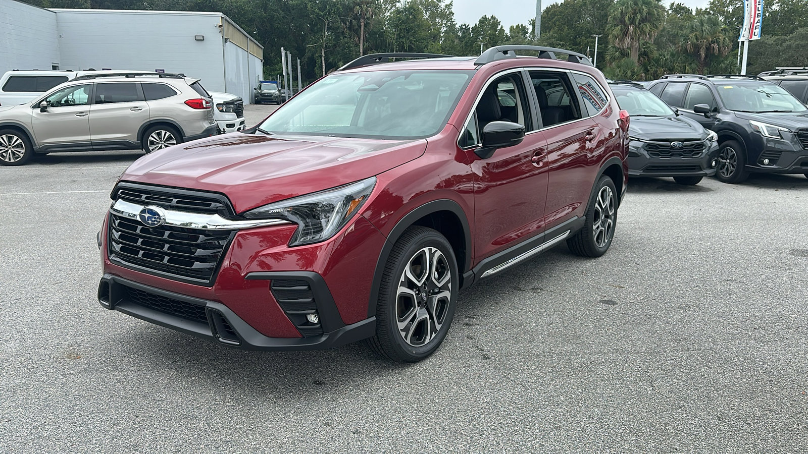 2025 Subaru Ascent Limited photo 2