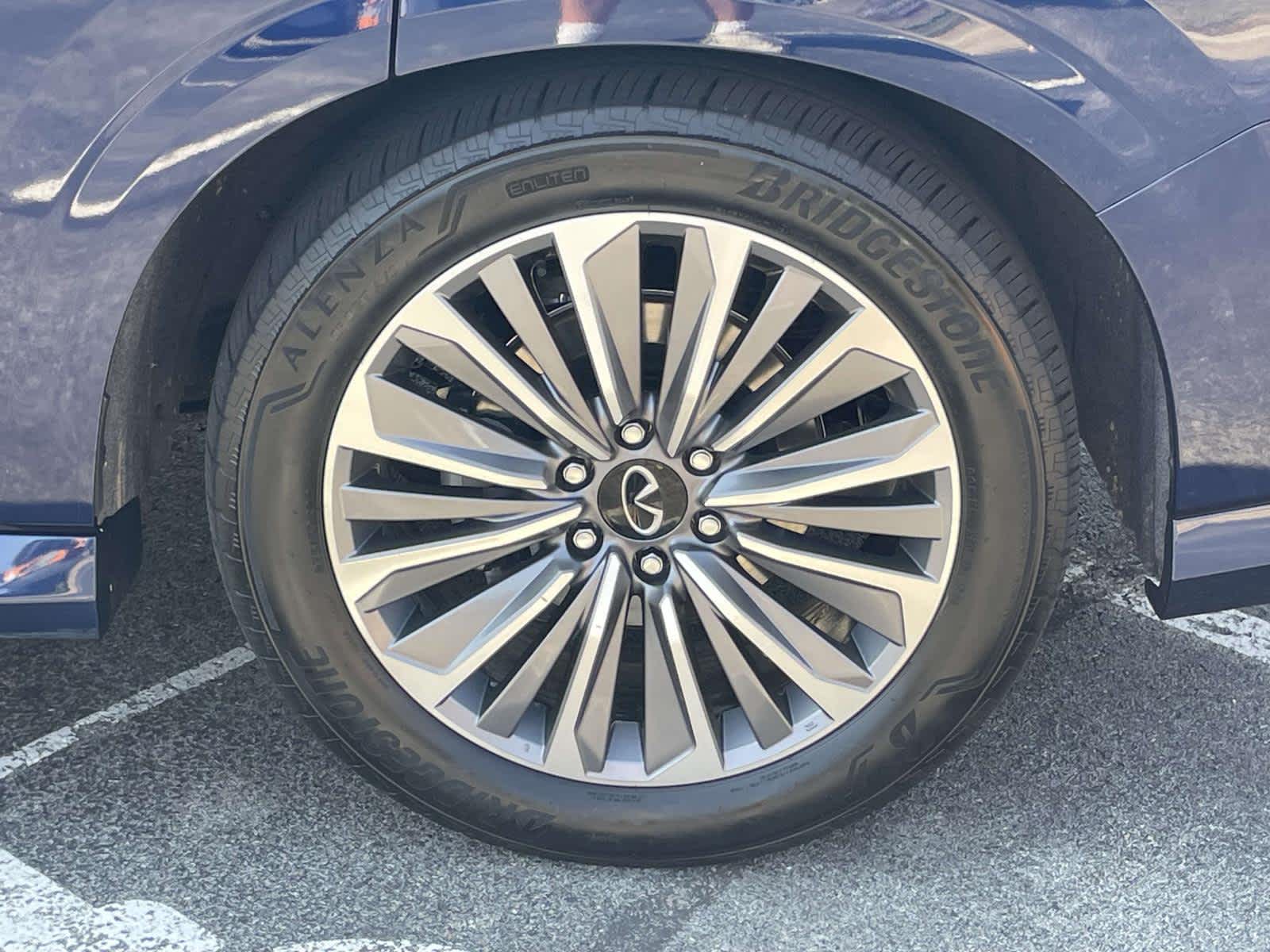 2025 Infiniti QX80 Luxe photo 10