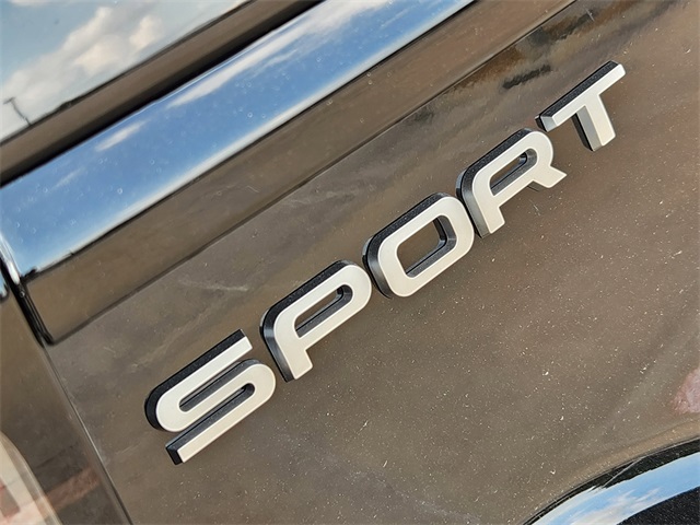 2025 Land Rover Discovery Sport S photo 4
