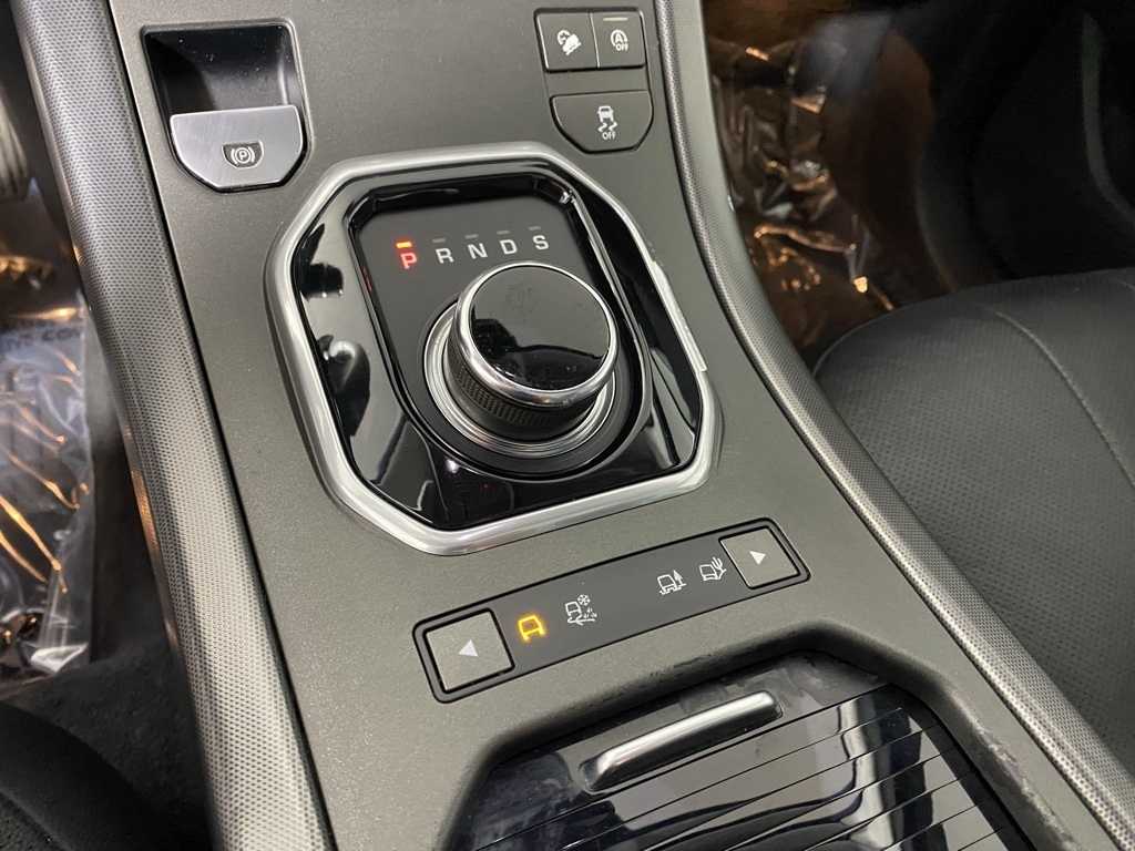 2019 Land Rover Range Rover Evoque SE Premium photo 18