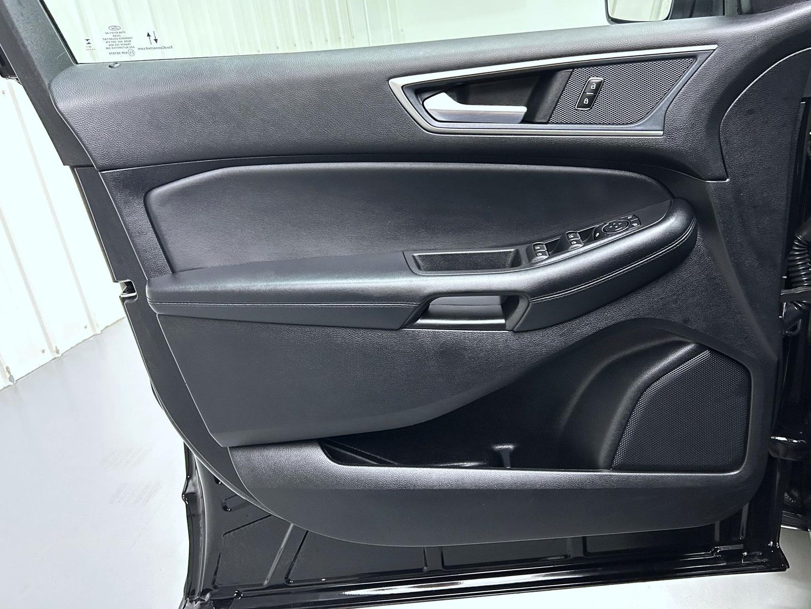 2024 Ford Edge SEL photo 9