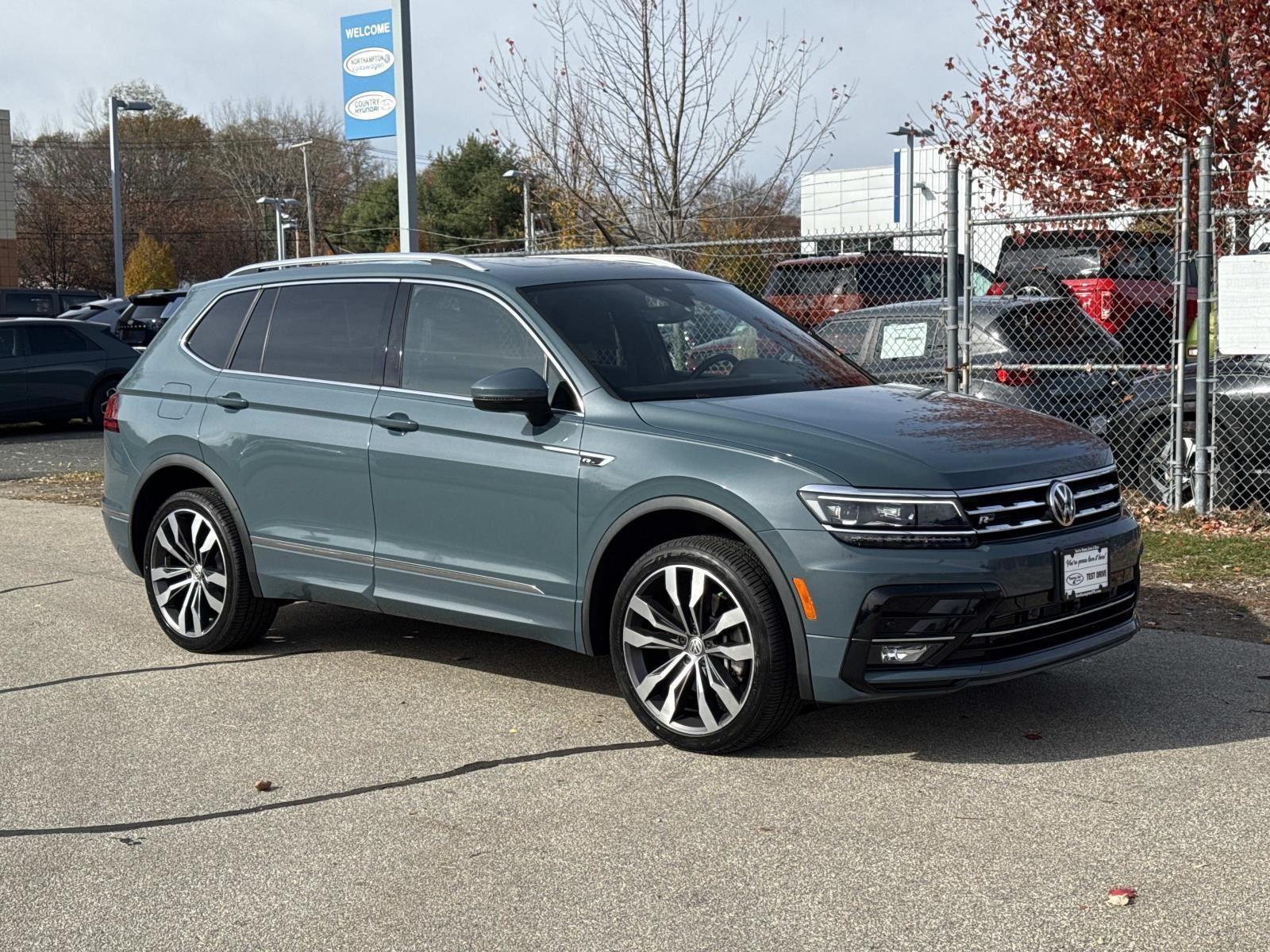 2021 Volkswagen Tiguan SEL Premium R-Line photo 2