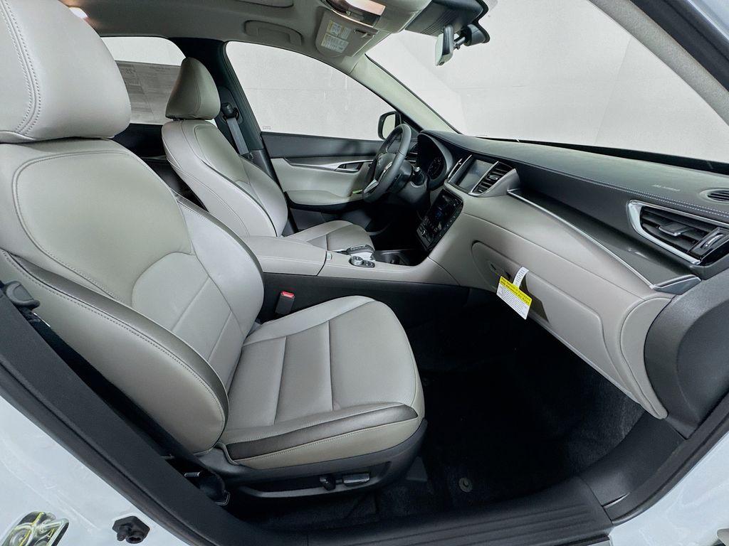 2025 Infiniti QX50 Luxe photo 33