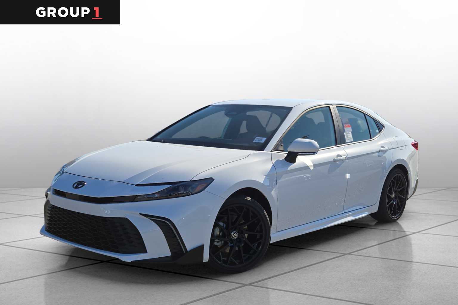 2026 Toyota Camry SE's photo
