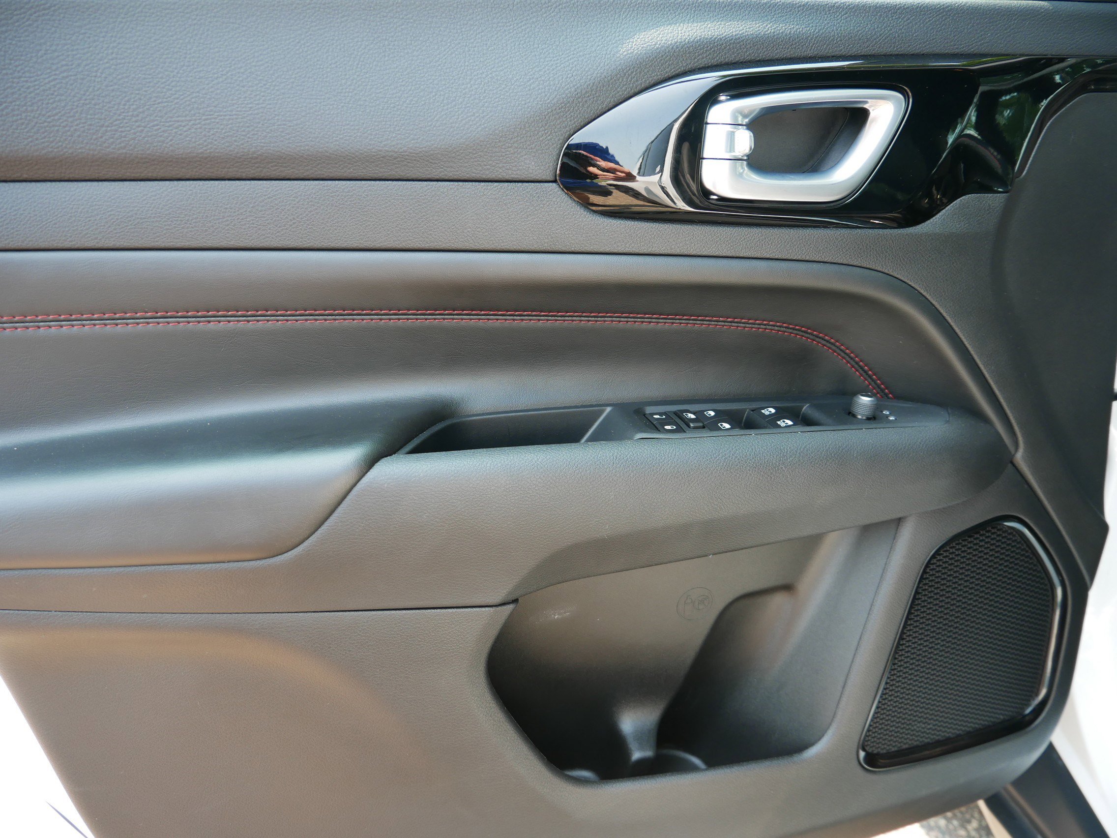 2024 Jeep Compass Trailhawk photo 15
