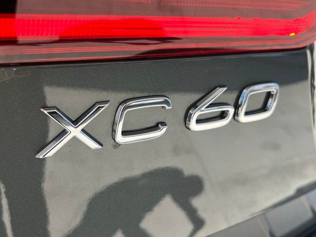 2026 Volvo XC60 Hybrid T8 photo 34