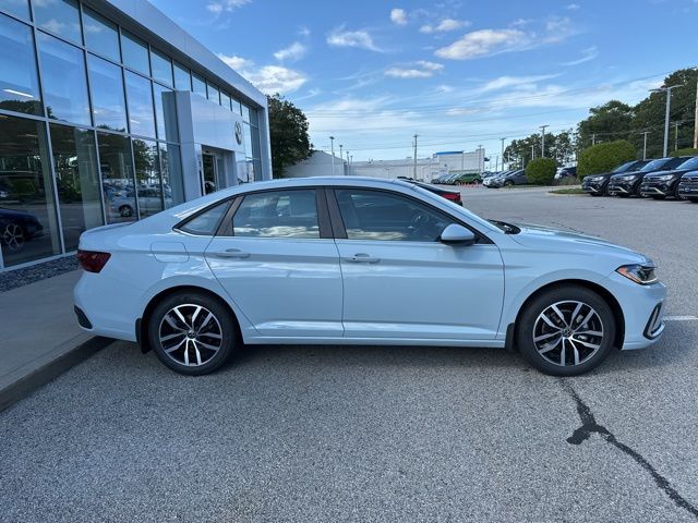 2025 Volkswagen Jetta SE photo 5