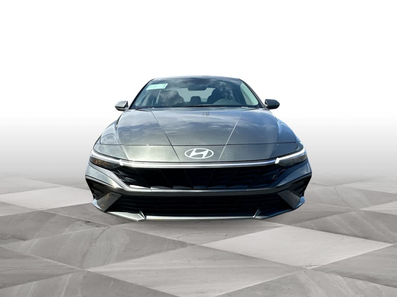 2025 Hyundai Elantra SE photo 3